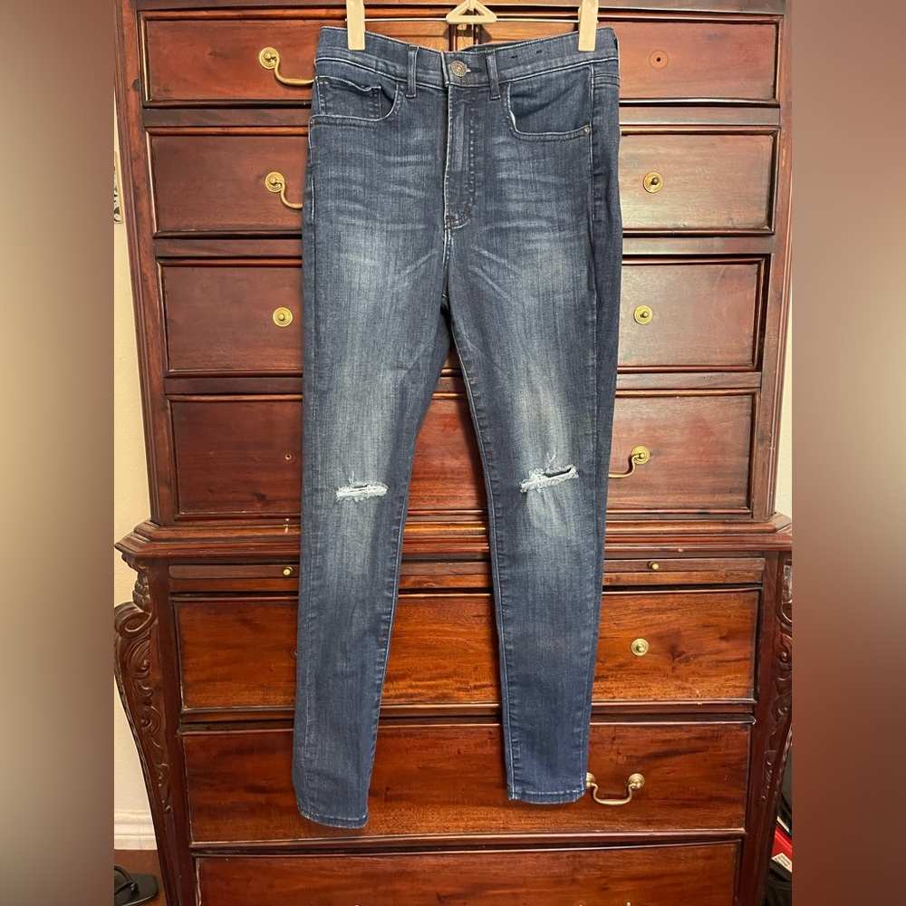 Skinny dark jean
